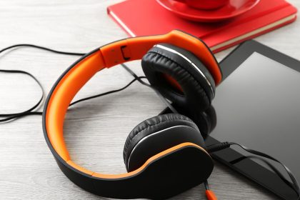 The Best Noise-Canceling Headphones Under $200 headphones with tabletp